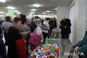 Олег Осадчий наградил лучших керчан «Золотыми грифонами»