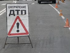 В столкновении автомобилей в Симферополе пострадала женщина