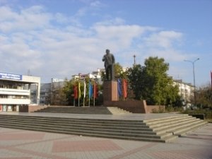 Требуя снести Ленина, крымские татары показывают незнание истории