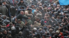 Психологи окажут помощь участникам протестных акций в Крыму