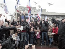В Столице Крыма провели акцию во имя мира и согласия