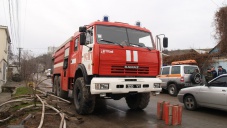 На пожаре в Столице Крыма предотвратили взрыв газовых баллонов