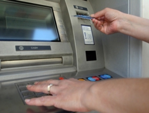 Крымские банки ввели ограничения на выдачу денег