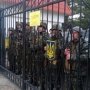 С понедельника военные части Крыма освободят от гражданских пикетов