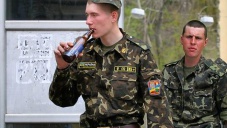 Милиция задержала в Севастополе пьяных солдат-дебоширов