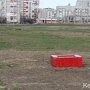 В Керчи на ул. Ворошилова устанавливают столики для отдыха