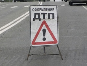 В Крыму при столкновении автомобиля с деревом погиб водитель