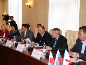 Темиргалиев встретился с делегацией Белгородской области