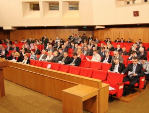 Парламент принял законопроект о выборах депутатов Госсовета