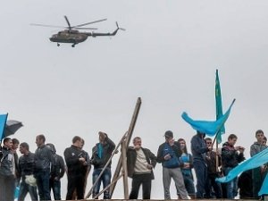 Крымские татары скорбели под грохот вертолетов