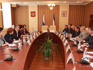 Аксенов и губернатор Ростовской области подписали соглашение о сотрудничестве