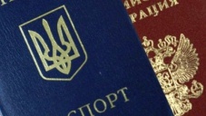 Выходцам из Украины пообещали выдать в Крыму российские паспорта