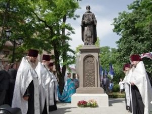 Памятник Сергию Радонежскому открыли в Симферополе