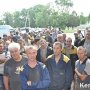 В Керчи на стрелочном заводе работники бастуют из-за зарплаты