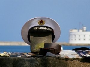 Командира части наказали за поборы с подчиненных в Крыму
