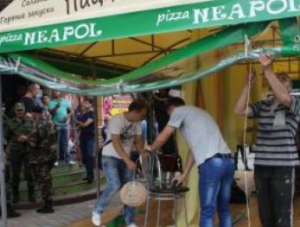 В Столице Крыма демонтировали несколько летних кафе