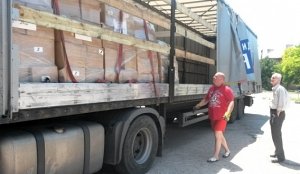 В Севастополь пришли грузовики с книгами «путинской сотни»