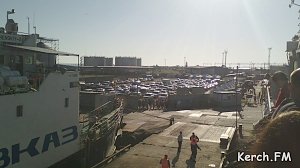 В порту «Кавказ» очередь на паром ждут около 1700 автомобилей