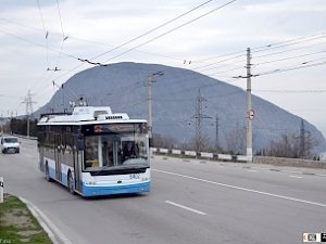 От «Крымтроллейбуса» требуют снизить цены на проездные