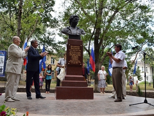 В Столице Крыма появился памятник Высоцкому