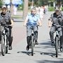Набережную Феодосии патрулируют полицейские на велосипедах