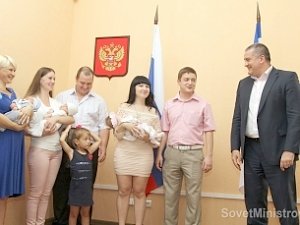 Крымским новорожденным начали дать российские свидетельства