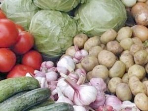 Почти 40 тонн овощей и фруктов не доехали до Крыма