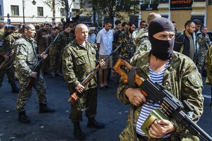 Рота украинских военнослужащих сдалась в плен армии Донецкой Народной Республики