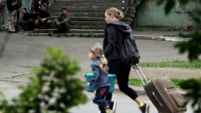 Половина жителей Симферополя положительно отнеслась к украинским беженцам