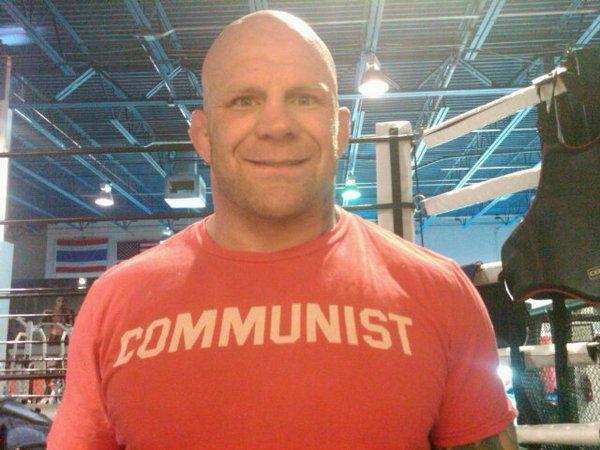 Американский боец-коммунист Джефф Монсон окажет помощь жителям Донбасса