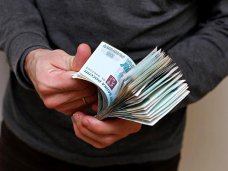 В Крыму выполнили план по повышению зарплаты бюджетникам
