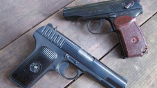 Двух жителей Симферополя задержали за торговлю оружием