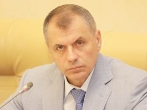 Крымский спикер распределил обязанности между замами