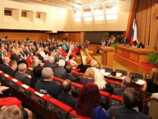 Комитеты крымского парламента получили право законодательной инициативы
