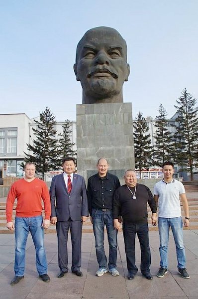 Коммунисты Бурятии защитят Ленина от чудачеств чиновников