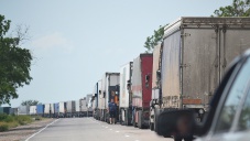 Украина начала таможенное оформление грузов в Крым
