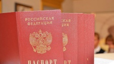 Спикер предложил дать жителям Крыма преимущество в получении российских паспортов