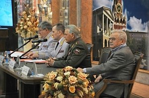 Руководство МВД России наградило лучших сотрудников и курсантов