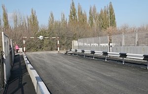 Мост возле вокзала в Симферополе подготовили для движения машин