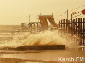 МЧС Керчи рекомендует пока воздержаться от поездок через Керченский пролив