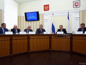 Аксёнов встретился с депутатами Госдумы и крымскими юристами