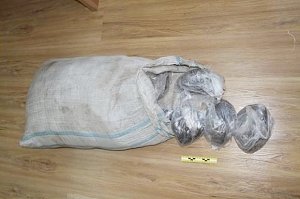 На вокзале в Крыму задержали наркомана с 50 свертками опия