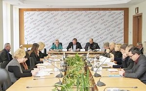 В парламенте Крыма обсудили проекты законов, регулирующие деятельность курортной отрасли