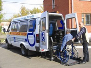 В Крым доставили 22 автомобиля для организации услуги «Социальное такси»