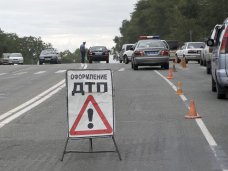 В Крыму за сутки под колесами автомобилей погибли 2 человека