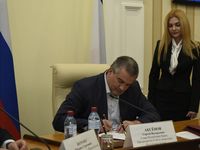 Сергей Аксёнов подписал соглашение о сотрудничестве с Красноярским институтом муниципального развития