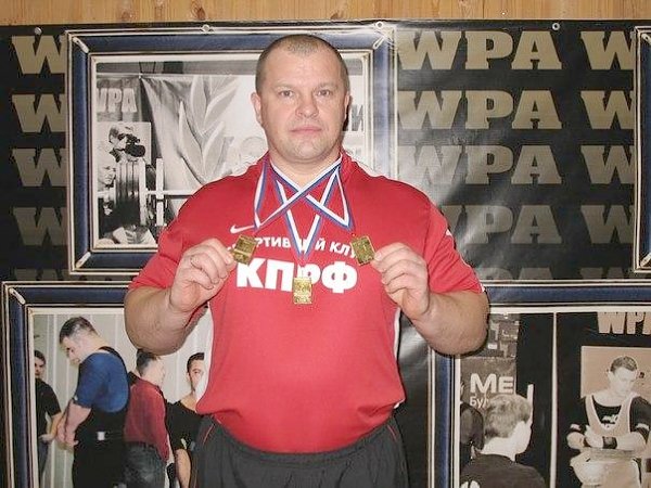 Силач из спортклуба КПРФ побил рекорд России!