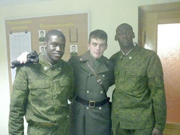 Указ о найме иностранцев в российскую армию: плюсы и минусы