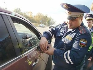 Водителей Крыма ждет штраф за не соответствующую требованиям тонировку