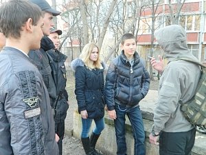 «Студенческий десант» патрулировал улицы Симферополя вместе с полицейскими